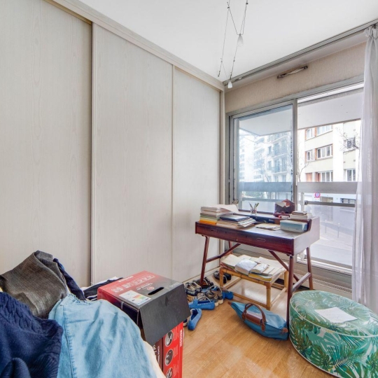  Annonces COURBEVOIE : Apartment | PARIS (75017) | 100 m2 | 250 000 € 