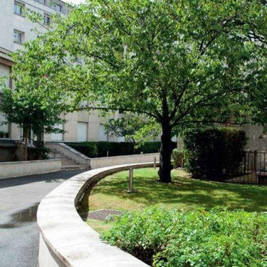  Annonces COURBEVOIE : Appartement | PARIS (75016) | 75 m2 | 812 000 € 