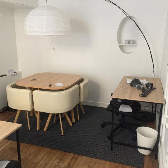  Annonces COURBEVOIE : Commercial | PARIS (75017) | 22 m2 | 1 000 € 