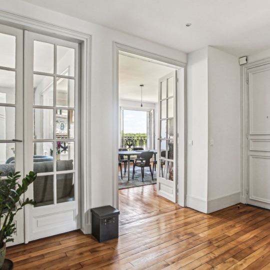  Annonces COURBEVOIE : Apartment | PARIS (75016) | 149 m2 | 4 250 € 