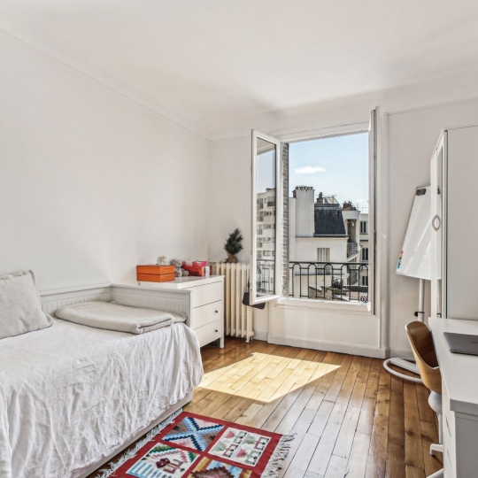  Annonces COURBEVOIE : Apartment | PARIS (75016) | 149 m2 | 4 250 € 