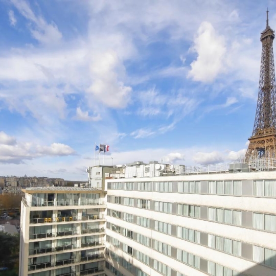  Annonces COURBEVOIE : Appartement | PARIS (75015) | 81 m2 | 1 280 000 € 