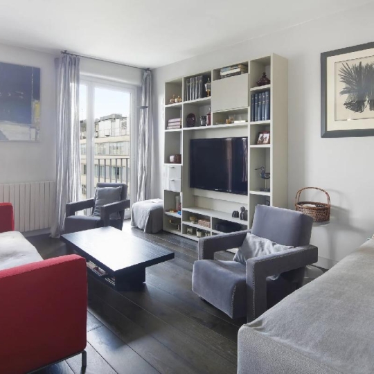  Annonces COURBEVOIE : Appartement | PARIS (75015) | 81 m2 | 1 280 000 € 