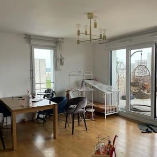  Annonces COURBEVOIE : Appartement | NANTERRE (92000) | 14 m2 | 820 € 