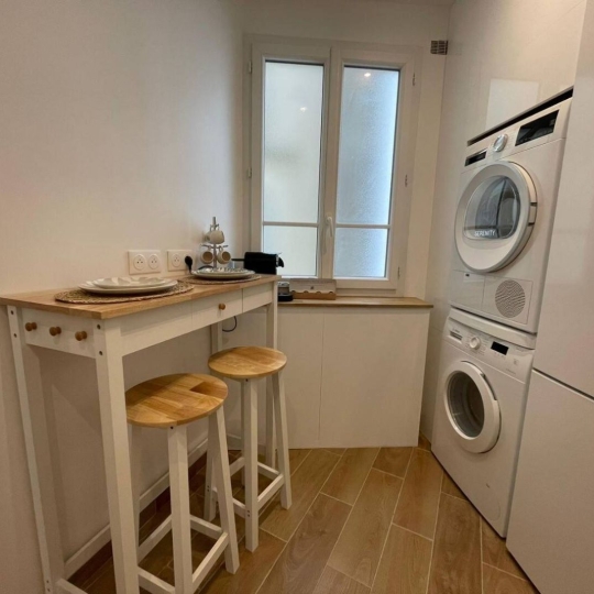  Annonces COURBEVOIE : Apartment | PARIS (75016) | 12 m2 | 1 100 € 