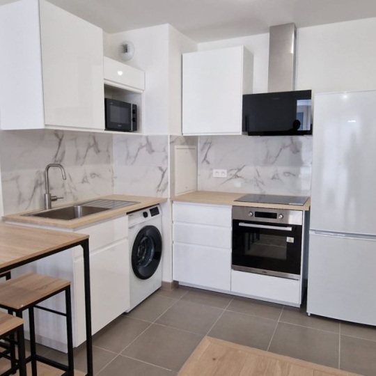  Annonces COURBEVOIE : Apartment | CLICHY (92110) | 42 m2 | 1 340 € 