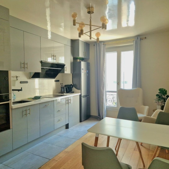  Annonces COURBEVOIE : Appartement | PARIS (75017) | 47 m2 | 1 950 € 