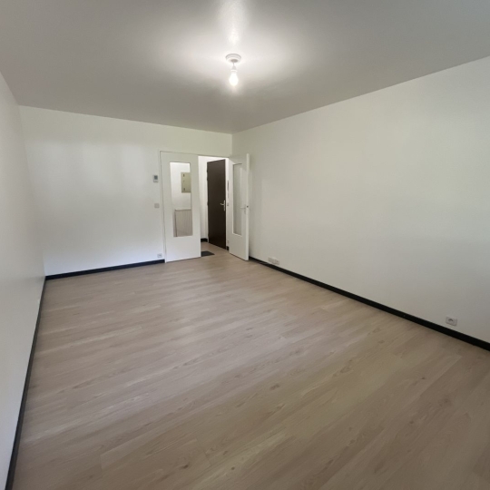  Annonces COURBEVOIE : Appartement | RUEIL-MALMAISON (92500) | 33 m2 | 197 000 € 