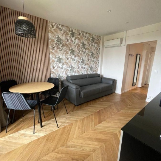  Annonces COURBEVOIE : Appartement | CHARENTON-LE-PONT (94220) | 38 m2 | 1 500 € 