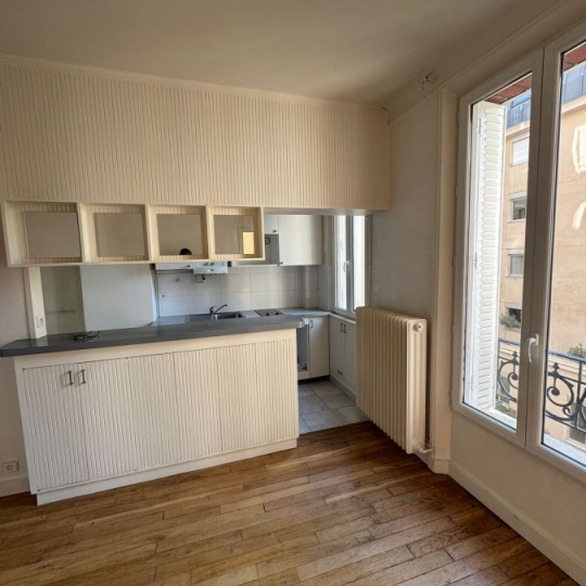  Annonces COURBEVOIE : Appartement | CHARENTON-LE-PONT (94220) | 41 m2 | 1 335 € 