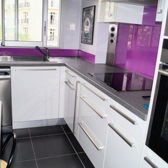  Annonces COURBEVOIE : Appartement | PARIS (75015) | 63 m2 | 2 400 € 