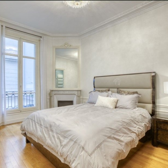  Annonces COURBEVOIE : Appartement | PARIS (75007) | 113 m2 | 4 000 € 