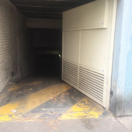  Annonces COURBEVOIE : Garage / Parking | PARIS (75015) | 0 m2 | 120 € 