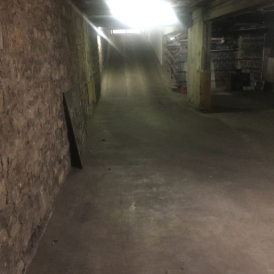  Annonces COURBEVOIE : Garage / Parking | PARIS (75015) | 0 m2 | 120 € 