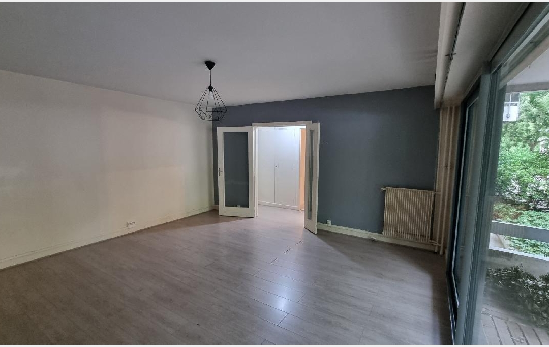 Annonces COURBEVOIE : Appartement | GARCHES (92380) | 31 m2 | 210 570 € 