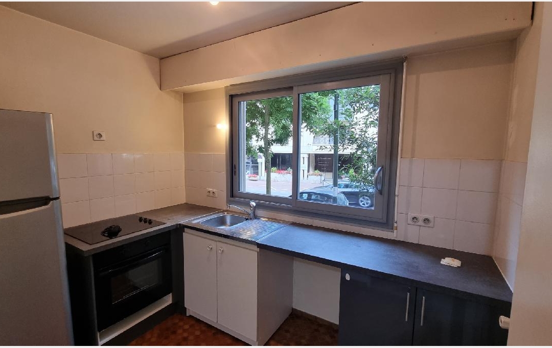 Annonces COURBEVOIE : Appartement | GARCHES (92380) | 31 m2 | 210 570 € 