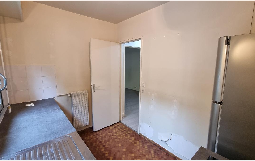 Annonces COURBEVOIE : Appartement | GARCHES (92380) | 31 m2 | 210 570 € 