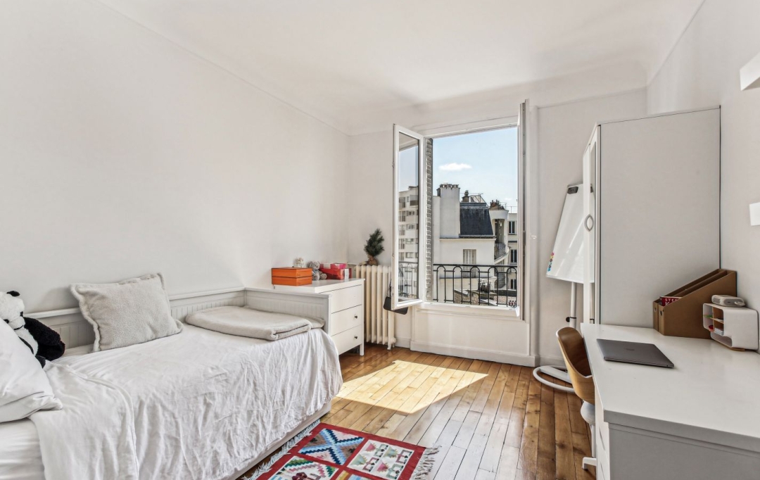 Annonces COURBEVOIE : Apartment | PARIS (75016) | 149 m2 | 4 250 € 