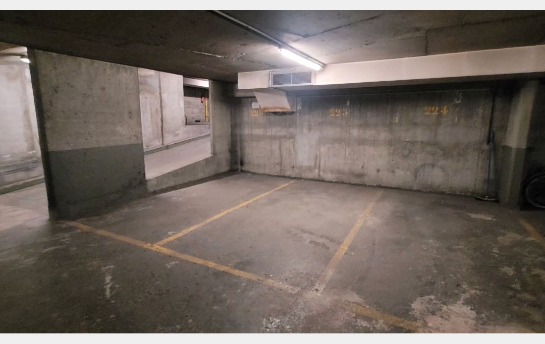 Annonces COURBEVOIE : Parking | PARIS (75016) | 17 m2 | 60 000 € 