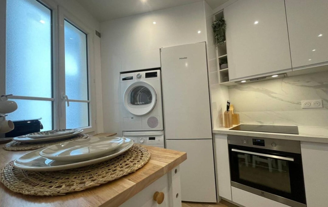 Annonces COURBEVOIE : Appartement | PARIS (75016) | 12 m2 | 1 100 € 