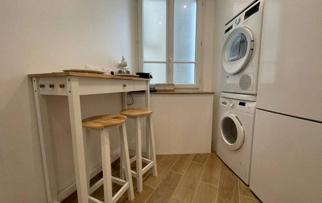 Annonces COURBEVOIE : Apartment | PARIS (75016) | 12 m2 | 1 100 € 