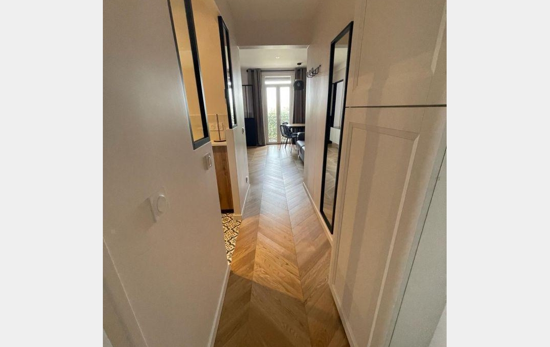 Annonces COURBEVOIE : Appartement | CHARENTON-LE-PONT (94220) | 38 m2 | 1 500 € 