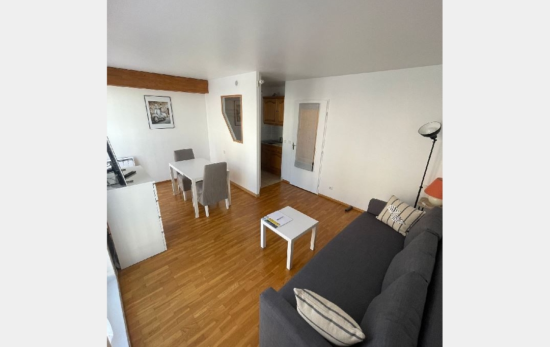 Annonces COURBEVOIE : Appartement | CHARENTON-LE-PONT (94220) | 27 m2 | 1 050 € 