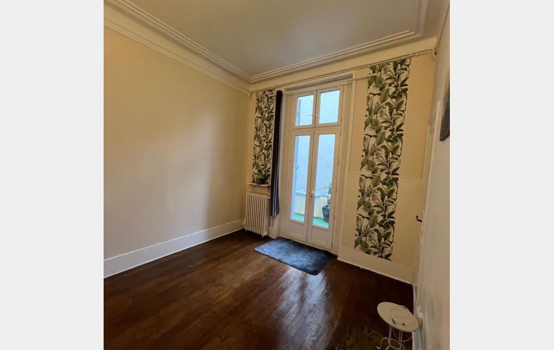 Annonces COURBEVOIE : Appartement | CHARENTON-LE-PONT (94220) | 30 m2 | 1 090 € 