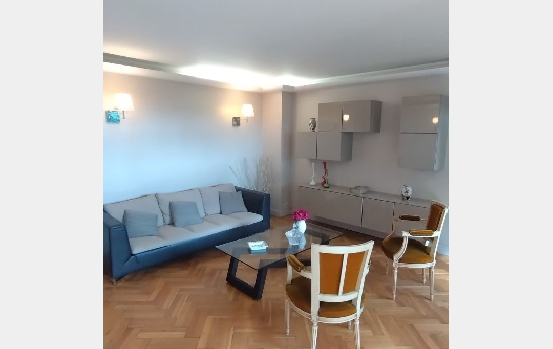 Annonces COURBEVOIE : Appartement | CHARENTON-LE-PONT (94220) | 67 m2 | 470 000 € 