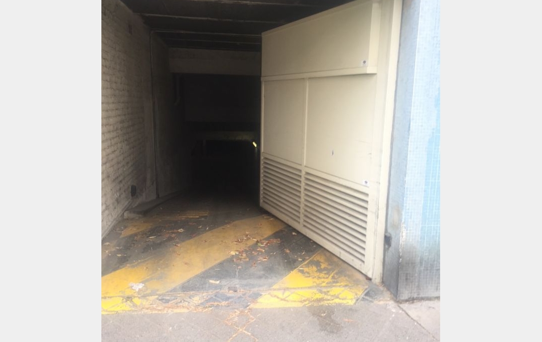 Annonces COURBEVOIE : Garage / Parking | PARIS (75015) | 0 m2 | 120 € 