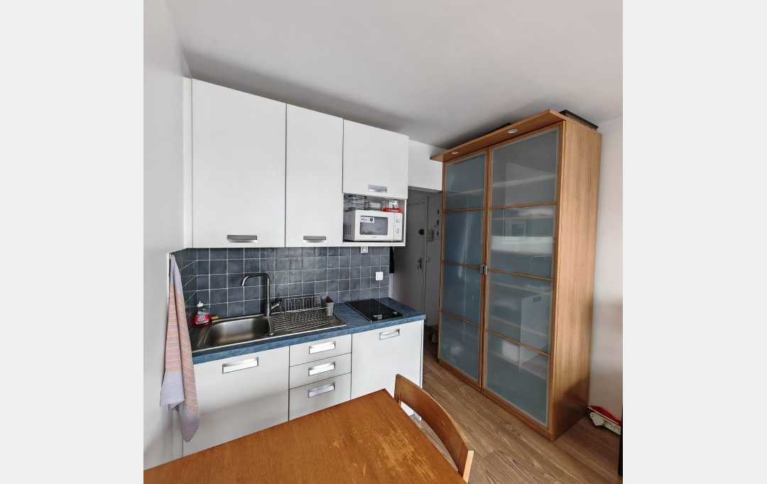 Annonces COURBEVOIE : Appartement | PARIS (75015) | 19 m2 | 260 000 € 